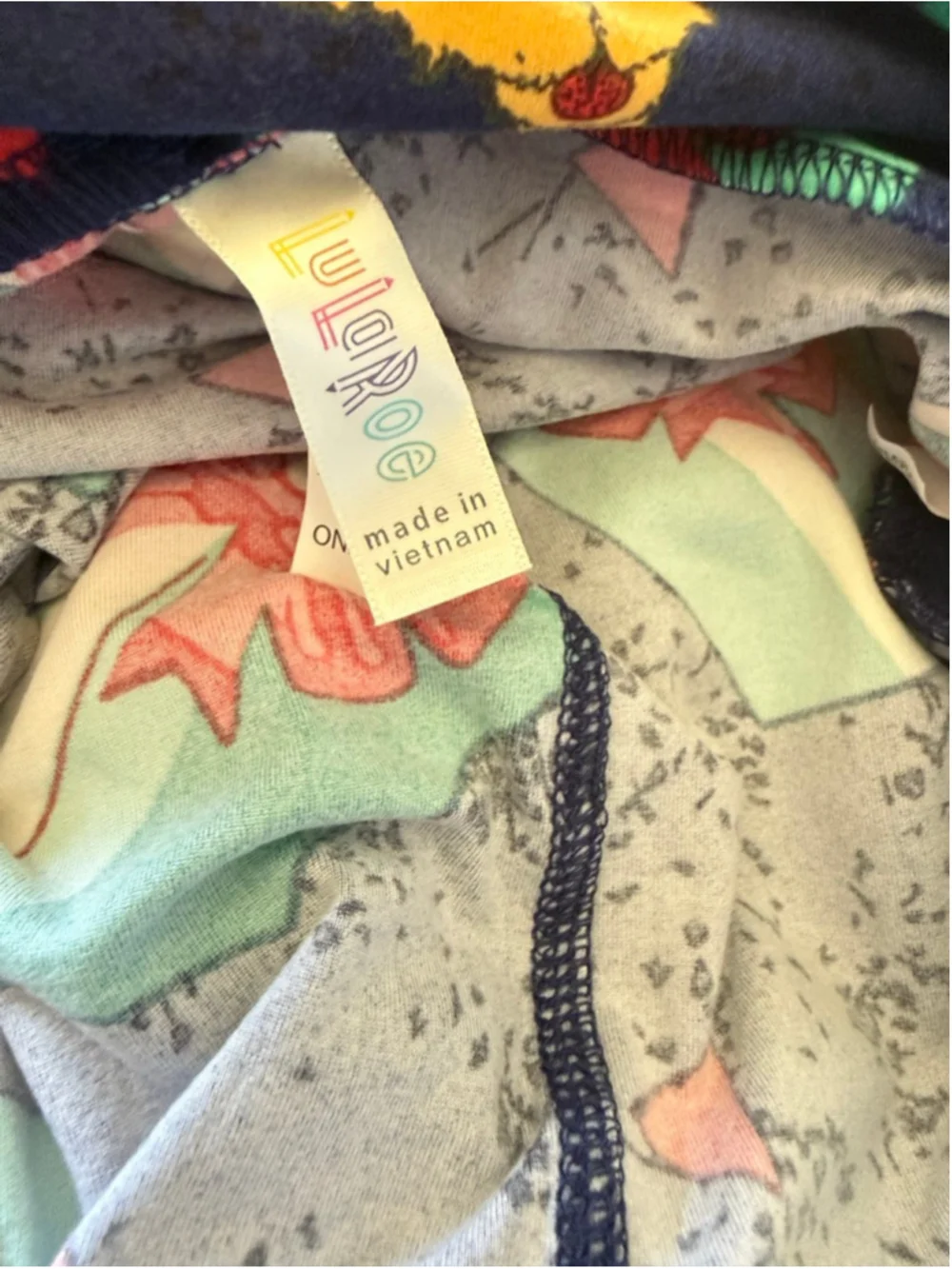 NEW LuLaRoe holiday dog-themed leggings size OS festive print of gifts & dogs